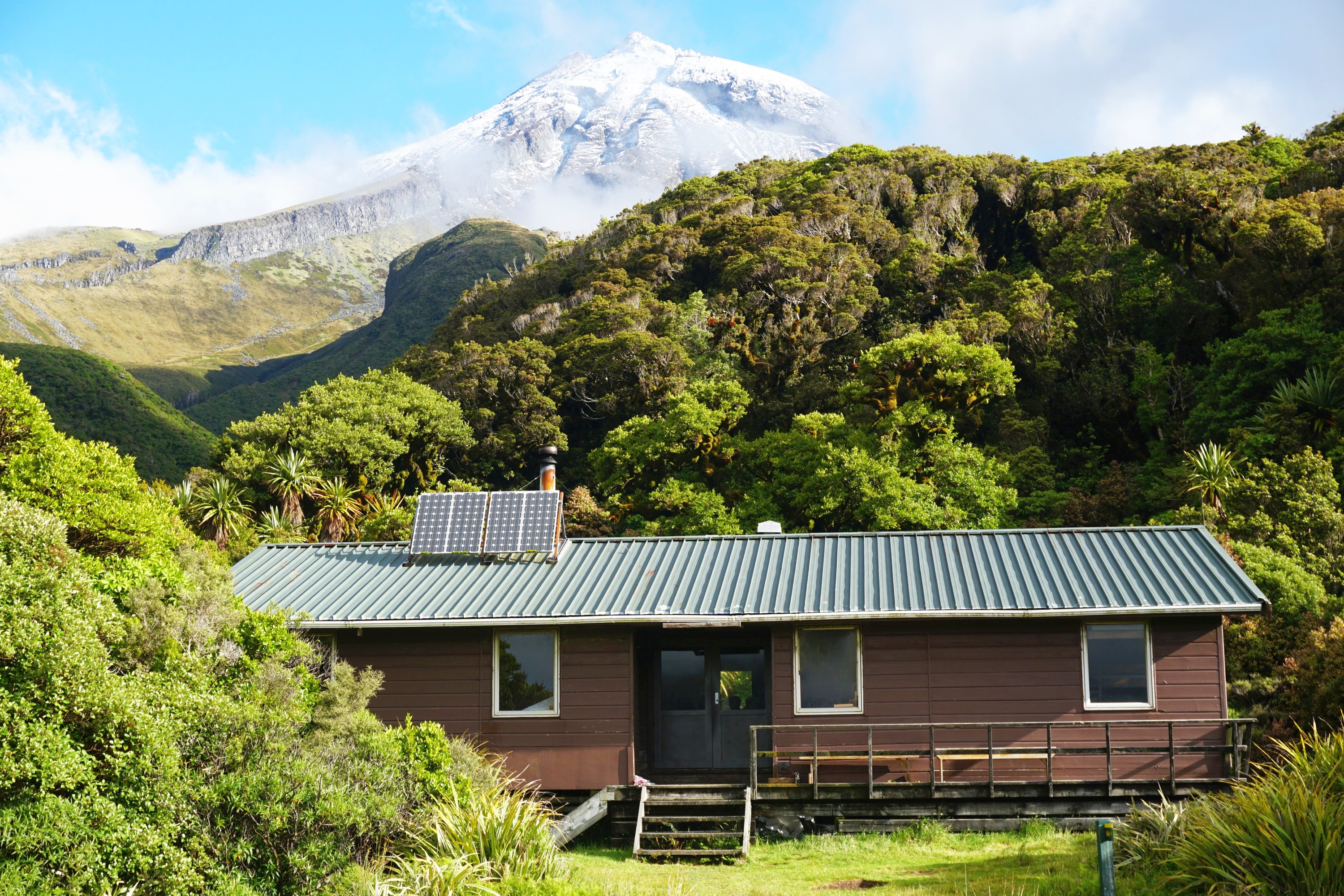 Around Mt Taranaki Circuit – Stratford Plateau to Waiaua Gorge Hut via Holly Hut
